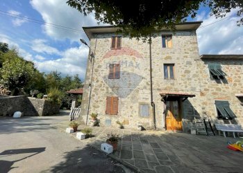 Casa all\'aperto - Semi-detached house via vetteglia
 
73, Bagni di Lucca - photo 2