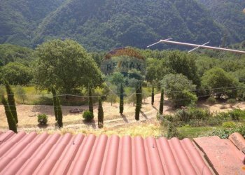 Vista delle montagne - Casa semi indipendente Loc La Rocca La Rocca
 
2, Borgo a Mozzano - foto 8