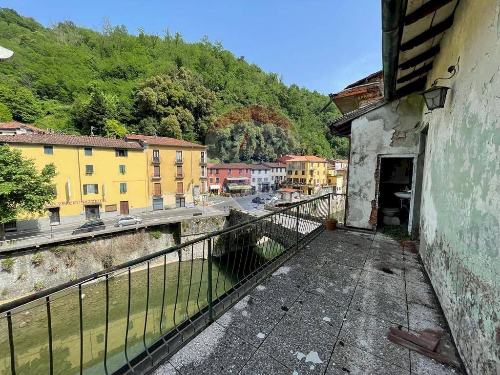 Balcone - Appartamento PIAZZA PONTE A SERRAGLIO
 
12, Bagni di Lucca - foto 1
