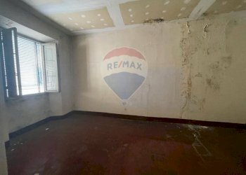 Stanza vuota - Appartamento PIAZZA PONTE A SERRAGLIO
 
12, Bagni di Lucca - foto 5