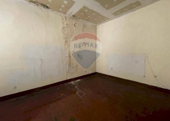 Stanza vuota - Appartamento PIAZZA PONTE A SERRAGLIO
 
12, Bagni di Lucca - foto 6