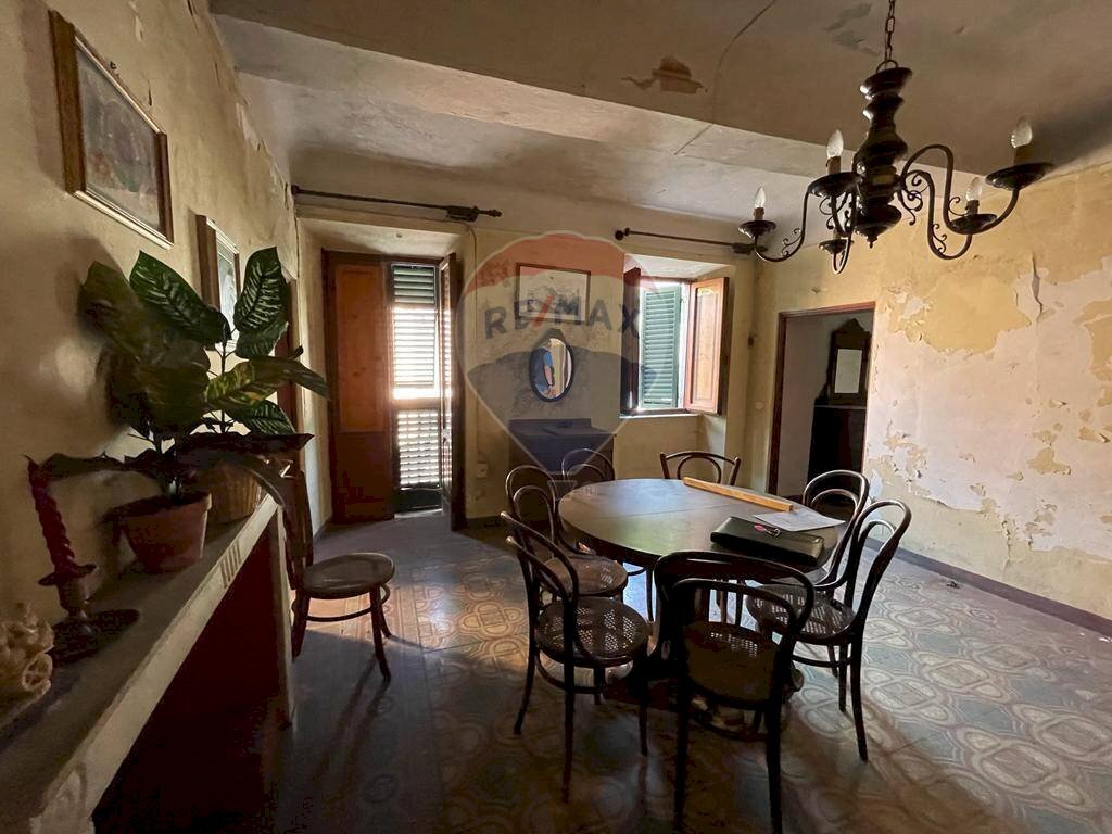 Sala da pranzo - Appartamento via della chiesa ponte a serraglio
 
3, Bagni di Lucca - foto 1