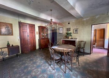 Sala da pranzo - Appartamento via della chiesa ponte a serraglio
 
3, Bagni di Lucca - foto 2