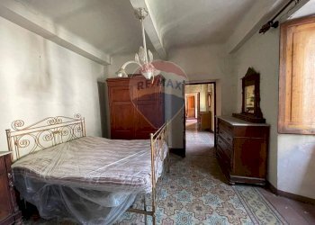 Camera / camera da letto - Appartamento via della chiesa ponte a serraglio
 
3, Bagni di Lucca - foto 12