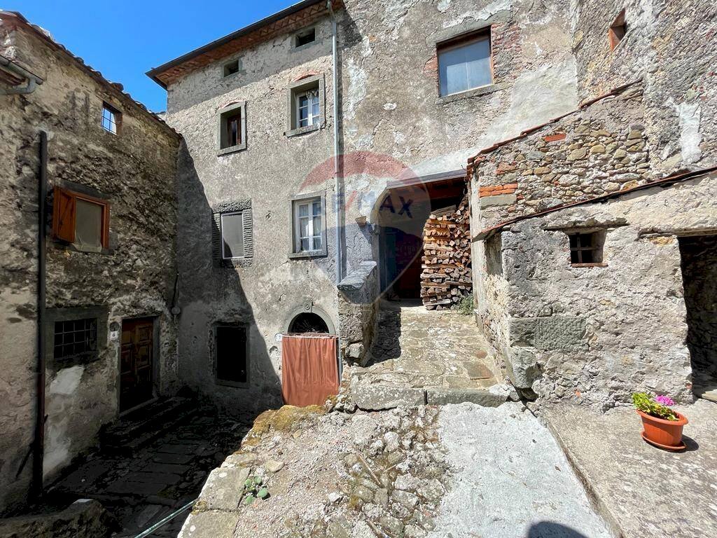 Casa all\'aperto - Casa semi indipendente via volte casoli
 
7, Bagni di Lucca - foto 2