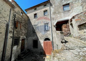 Edificio all\'aperto - Casa semi indipendente via volte casoli
 
7, Bagni di Lucca - foto 13