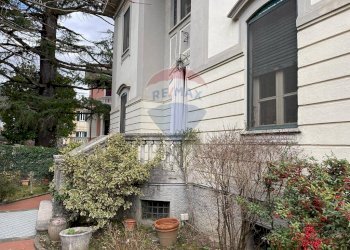 Edificio all\'aperto - Villa Castelnuovo di Garfagnana - foto 10