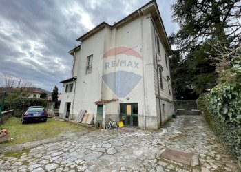 Edificio all\'aperto - Villa Castelnuovo di Garfagnana - foto 14