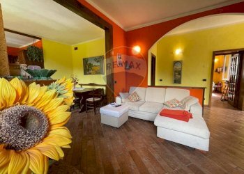 Soggiorno - Appartamento Borgo a Mozzano - foto 1