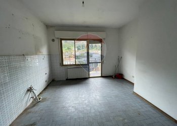 Stanza vuota - Appartamento Via della stazione Chifenti, Borgo a Mozzano - foto 3