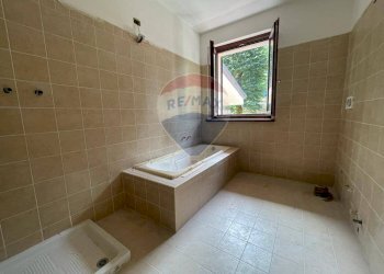 Bagno - Appartamento Via Lima
 
snc, Bagni di Lucca - foto 22