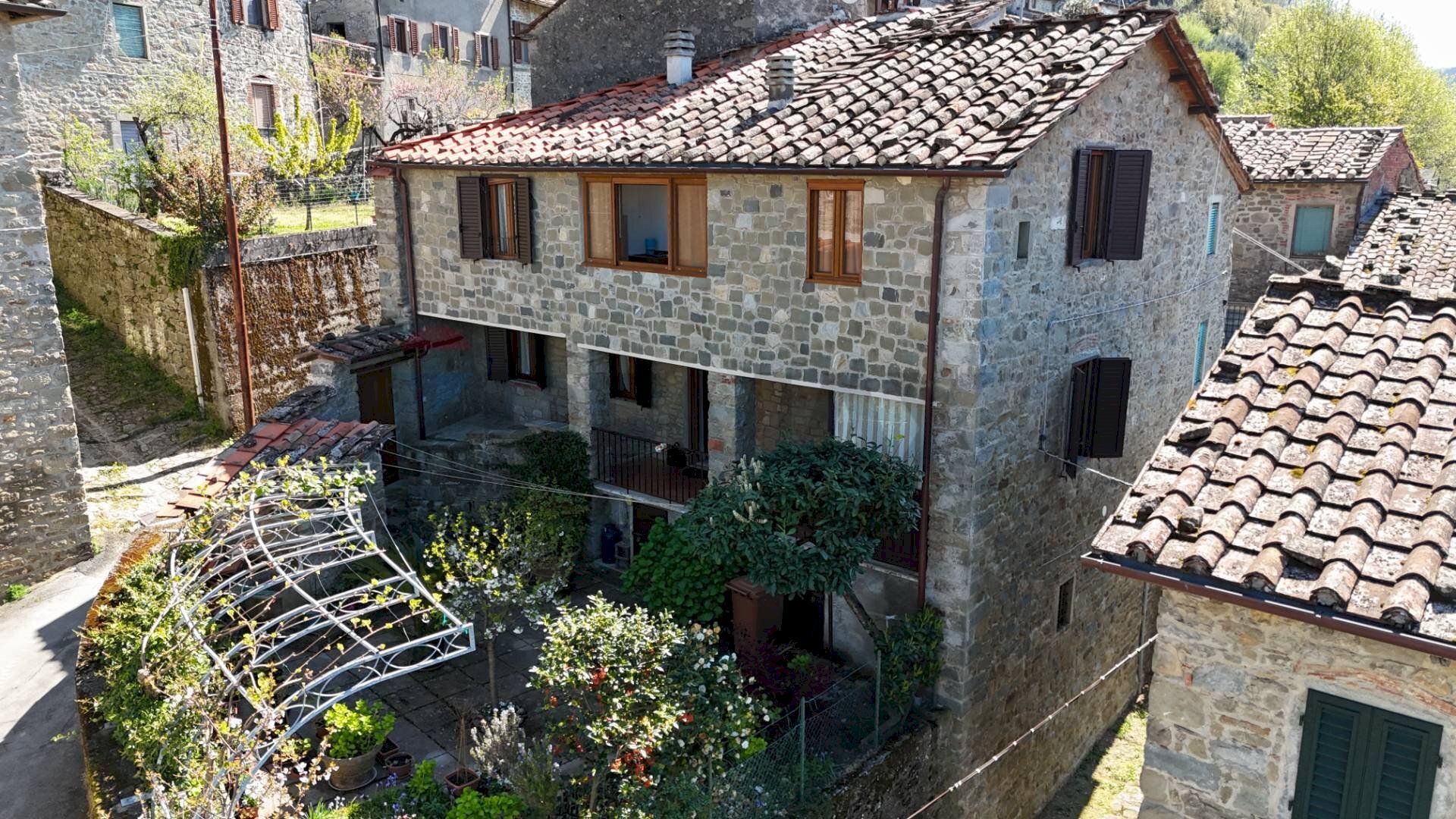 Casa all\'aperto - Casa indipendente VIA LUPO LUPARI
 
42, Bagni di Lucca - foto 1