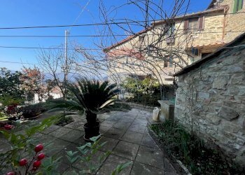 Edificio all\'aperto - Casa indipendente VIA LUPO LUPARI
 
42, Bagni di Lucca - foto 9