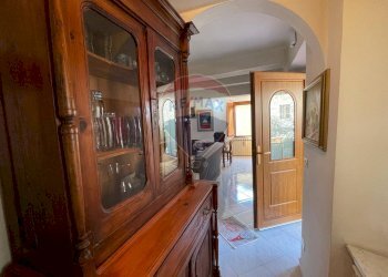 Hall / corridoio - Casa indipendente VIA LUPO LUPARI
 
42, Bagni di Lucca - foto 12