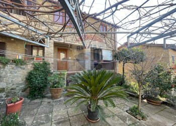 Casa all\'aperto - Casa indipendente VIA LUPO LUPARI
 
42, Bagni di Lucca - foto 43