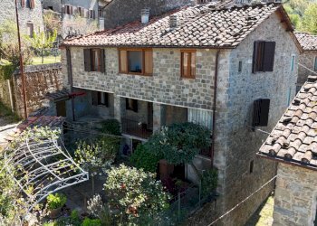 Casa all\'aperto - Independent house VIA LUPO LUPARI
42, Bagni di Lucca - photo 1