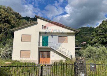 Casa all\'aperto - Villa via Rotatoria per Cocciglia, Bagni di Lucca - foto 11