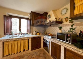 Cucina - Casa indipendente SAN CASSIANO VIA VIZZATA
 
49, Bagni di Lucca - foto 4