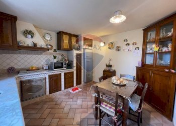 Cucina - Casa indipendente SAN CASSIANO VIA VIZZATA
 
49, Bagni di Lucca - foto 13