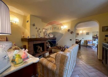 Soggiorno - Casa indipendente SAN CASSIANO VIA VIZZATA
 
49, Bagni di Lucca - foto 15