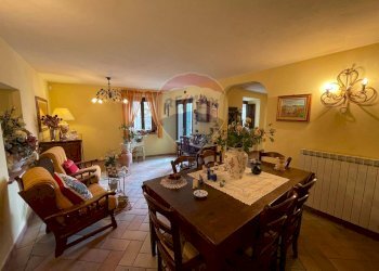 Sala da pranzo - Casa indipendente SAN CASSIANO VIA VIZZATA
 
49, Bagni di Lucca - foto 26