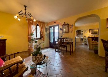 Sala da pranzo - Casa indipendente SAN CASSIANO VIA VIZZATA
 
49, Bagni di Lucca - foto 62