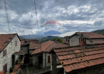 Casa all\'aperto - Casa indipendente SAN CASSIANO VIA VIZZATA
 
49, Bagni di Lucca - foto 68
