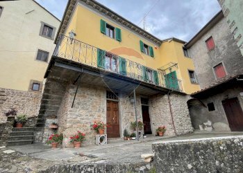 Edificio all\'aperto - Casa indipendente SAN CASSIANO VIA VIZZATA
 
49, Bagni di Lucca - foto 69