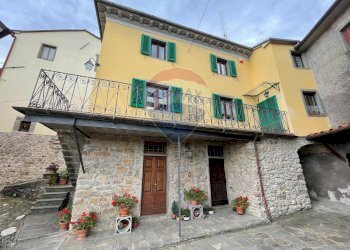 Edificio all\'aperto - Casa indipendente SAN CASSIANO VIA VIZZATA
 
49, Bagni di Lucca - foto 70