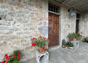 Casa all\'aperto - Casa indipendente SAN CASSIANO VIA VIZZATA
 
49, Bagni di Lucca - foto 74