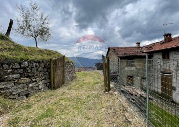 Casa all\'aperto - Casa indipendente SAN CASSIANO VIA VIZZATA
 
49, Bagni di Lucca - foto 89