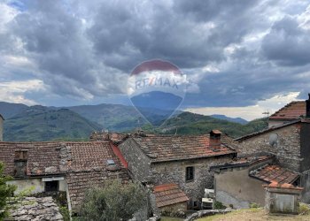Casa all\'aperto - Casa indipendente SAN CASSIANO VIA VIZZATA
 
49, Bagni di Lucca - foto 90
