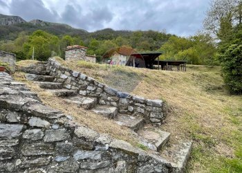 Giardino - Casa indipendente SAN CASSIANO VIA VIZZATA
 
49, Bagni di Lucca - foto 94