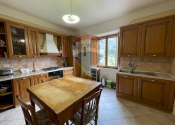 Cucina - Casa semi indipendente LOC. LIVIZZANO
 
64, Bagni di Lucca - foto 1