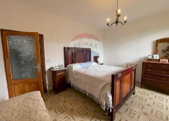 Camera / camera da letto - Casa semi indipendente LOC. LIVIZZANO
 
64, Bagni di Lucca - foto 12