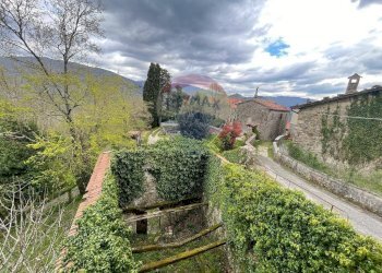 Vista delle montagne - Casa semi indipendente LOC. LIVIZZANO
 
64, Bagni di Lucca - foto 17
