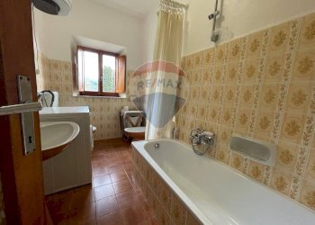 Bagno - Casa semi indipendente LOC. LIVIZZANO
 
64, Bagni di Lucca - foto 18