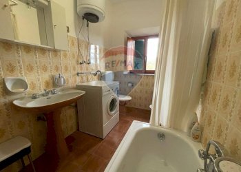Bagno - Casa semi indipendente LOC. LIVIZZANO
 
64, Bagni di Lucca - foto 19