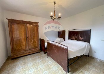 Camera / camera da letto - Casa semi indipendente LOC. LIVIZZANO
 
64, Bagni di Lucca - foto 21