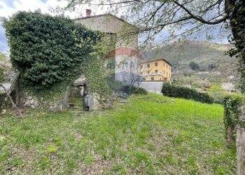 Giardino - Casa semi indipendente LOC. LIVIZZANO
 
64, Bagni di Lucca - foto 27