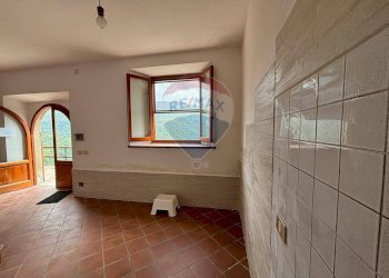Stanza vuota - Casa semi indipendente CRASCIANA VIA RICAVO
 
1, Bagni di Lucca - foto 6