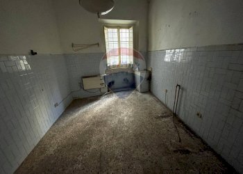 Stanza vuota - Quadrilocale Via della chiesa Ponte a serraglio
 
03, Bagni di Lucca - foto 8