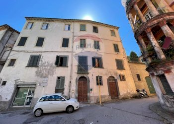 Edificio all\'aperto - Quadrilocale Via della chiesa Ponte a serraglio
 
03, Bagni di Lucca - foto 10