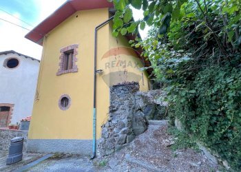 Casa all\'aperto - Casa indipendente Via San Rocco  San Marcello Pistoiese
 
13, San Marcello Piteglio - foto 3