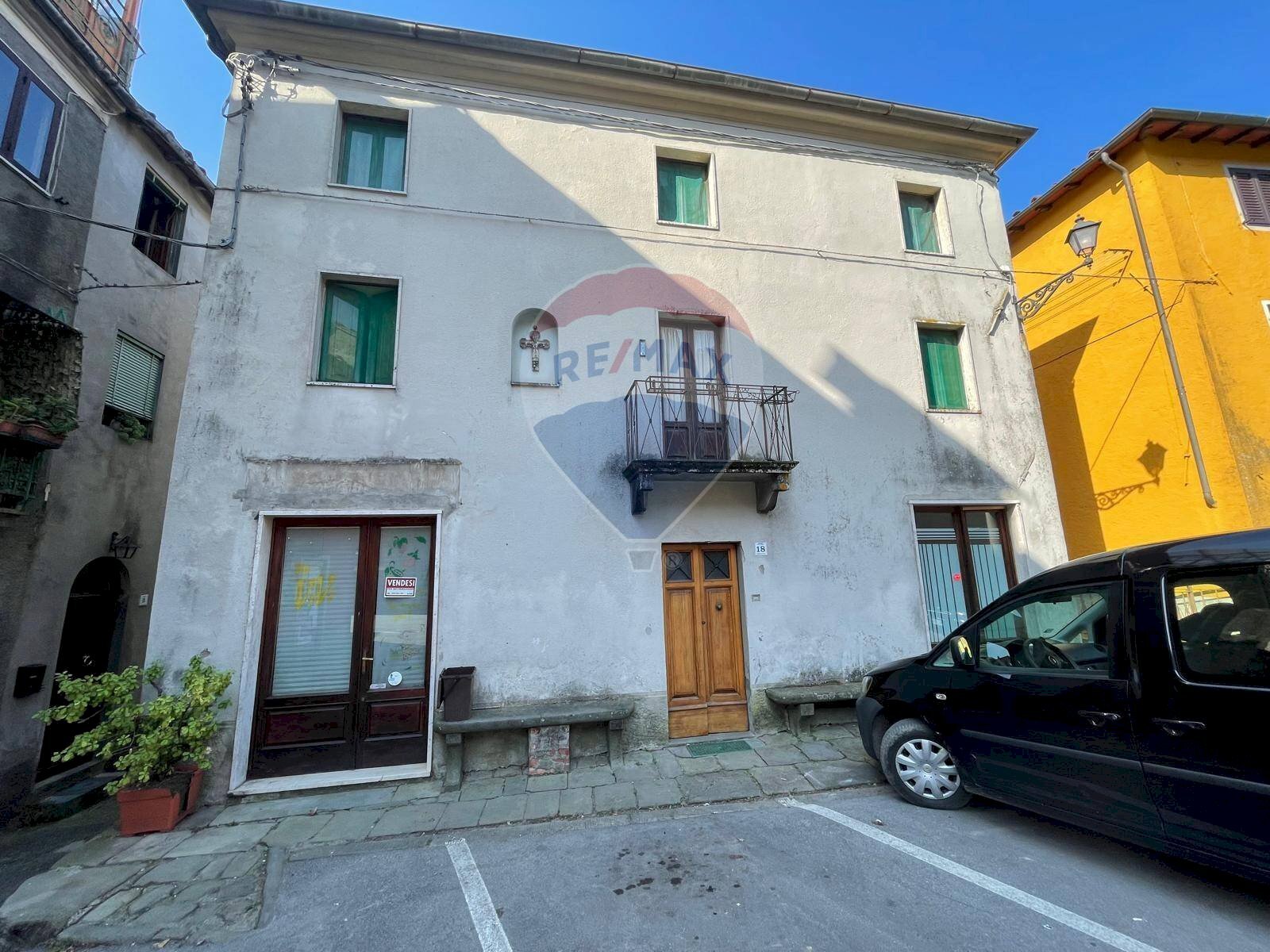 Edificio all\'aperto - Semi-detached house Piazza Santa Maria Benabbio
 
18, Bagni di Lucca - photo 1