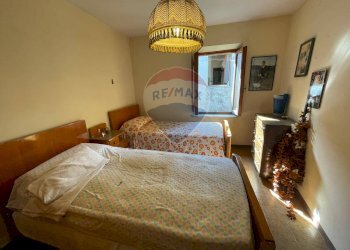 Camera / camera da letto - Casa semi indipendente Piazza Santa Maria Benabbio
 
18, Bagni di Lucca - foto 9