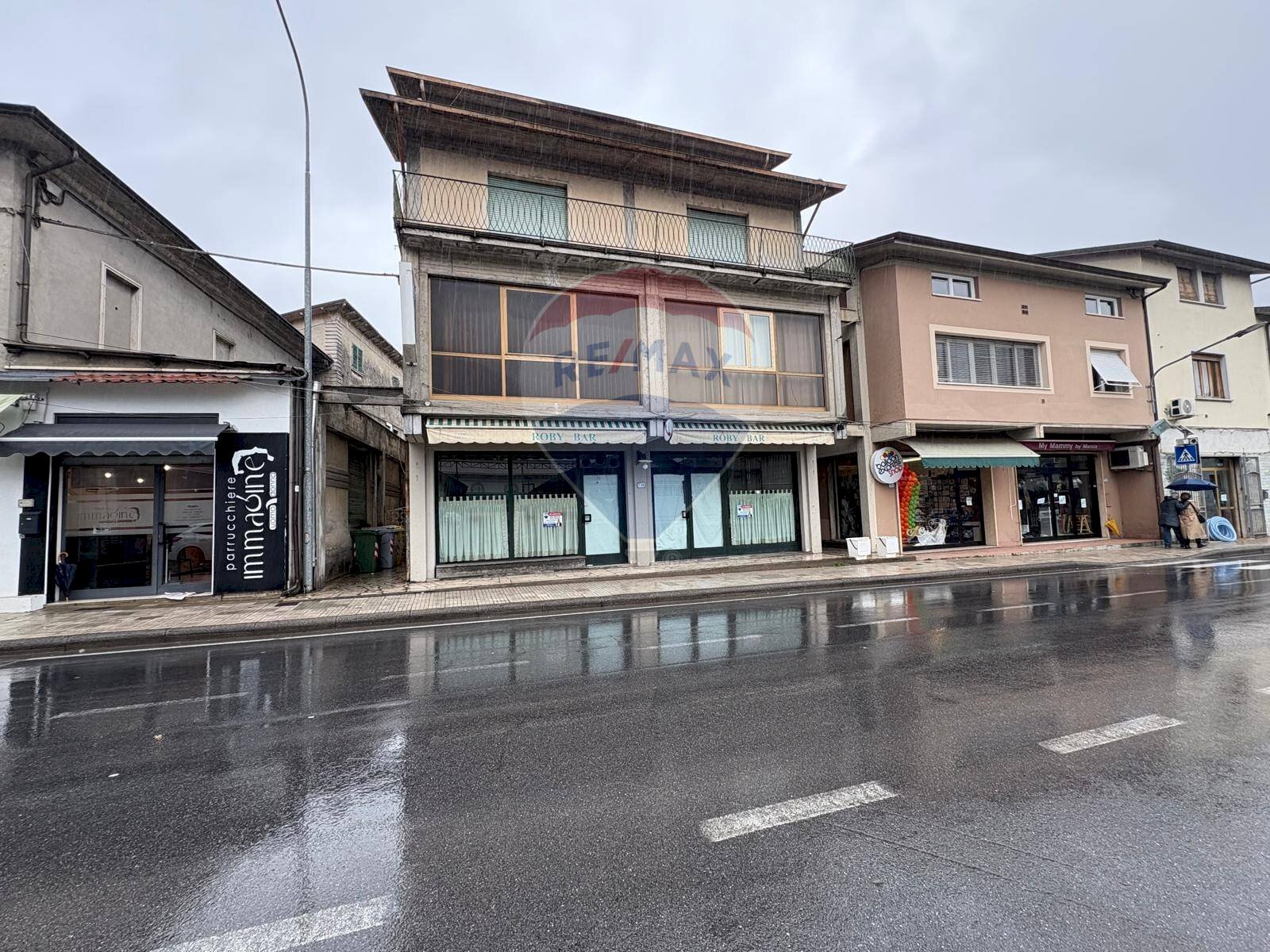 Edificio all\'aperto - Locale Commerciale Barga - foto 2