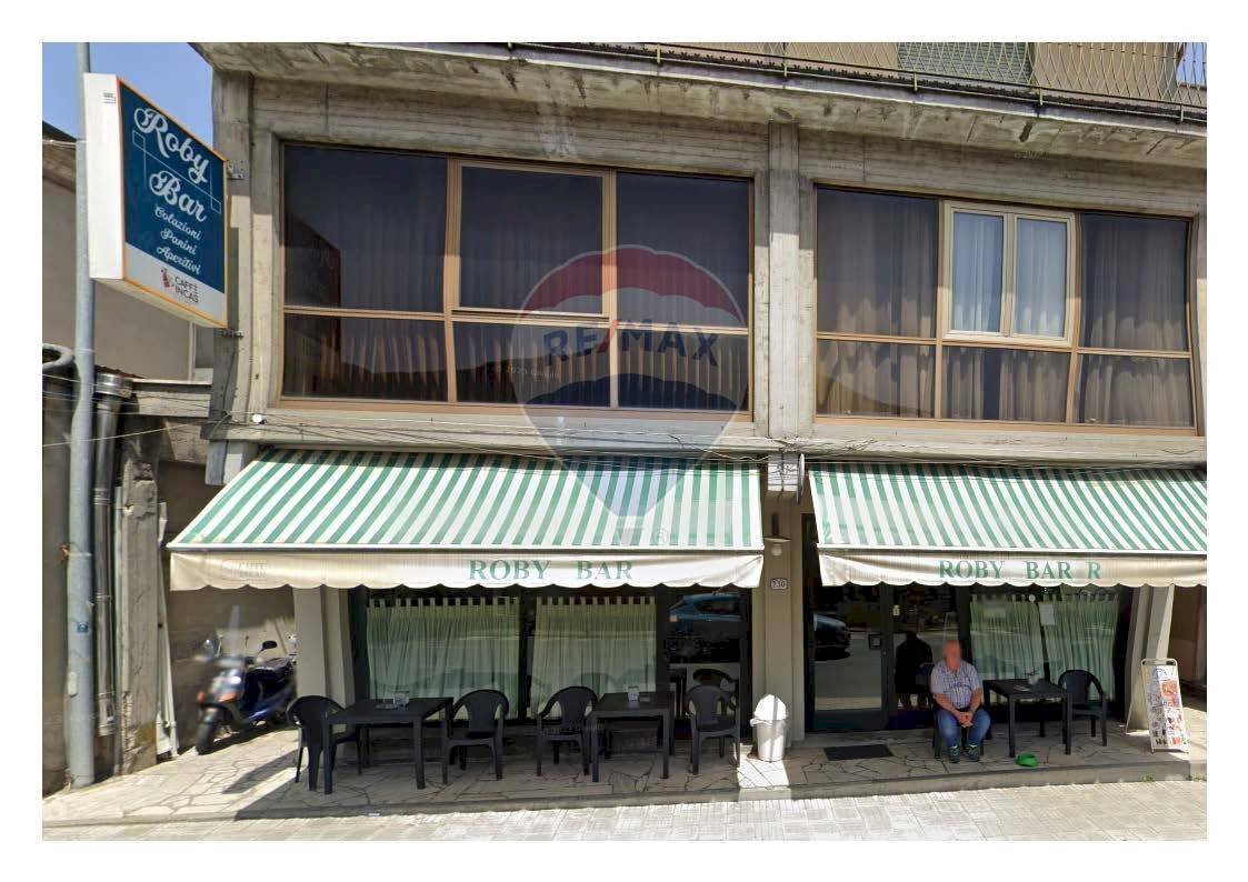 Edificio all\'aperto - Commercial Premises Barga - photo 1