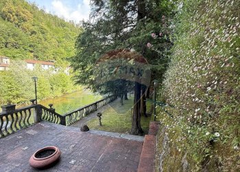 Edificio all\'aperto - Villa Bagni di Lucca - foto 23