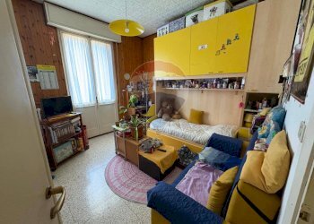 Camera / camera da letto - Appartamento Via delle battaglie san marcello piteglio
 
1630 c, San Marcello Piteglio - foto 9